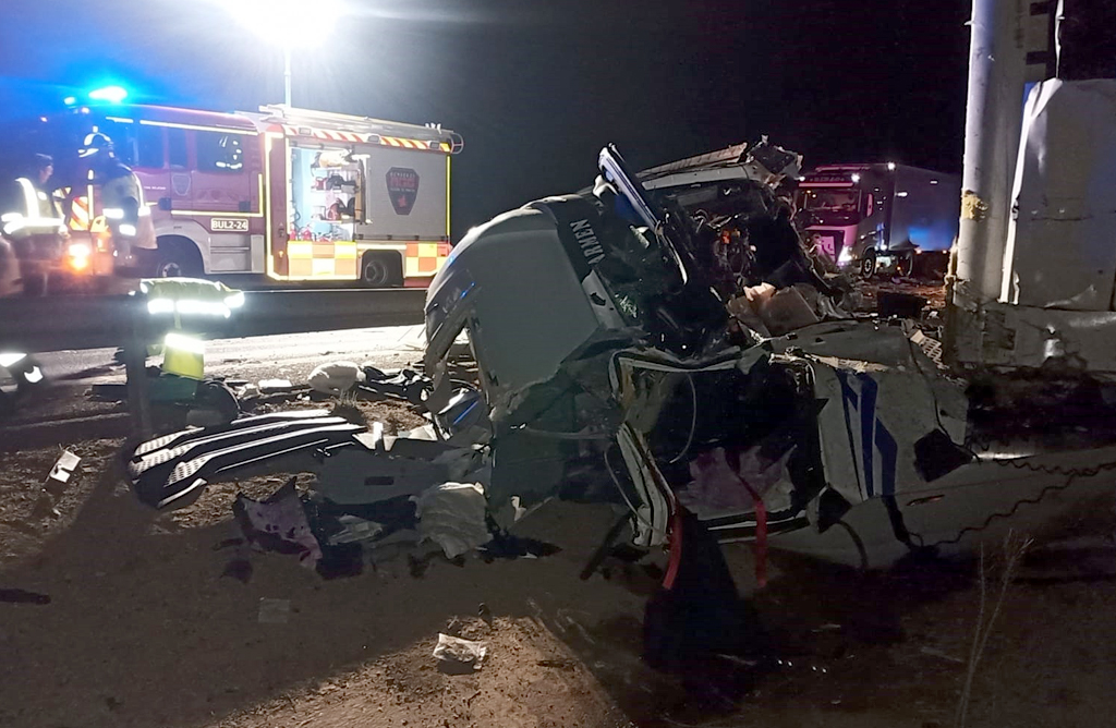 Un accidente, en el que vuelca un camión, se cobra una víctima mortal en Totana