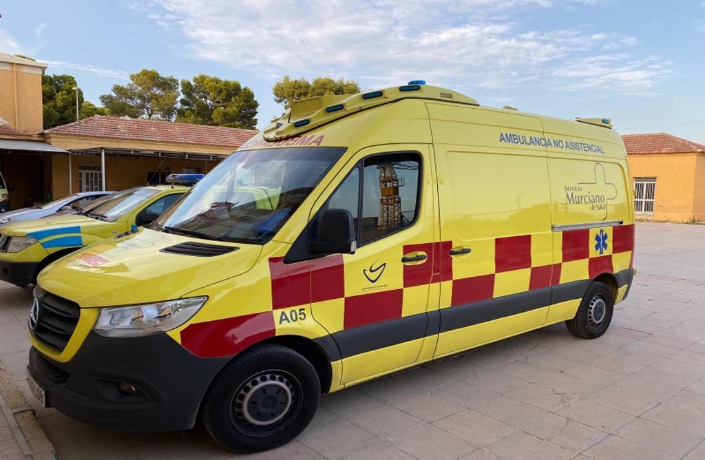 Totana cuenta con una nueva ambulancia de traslados que refuerza el servicio de transporte sanitario.