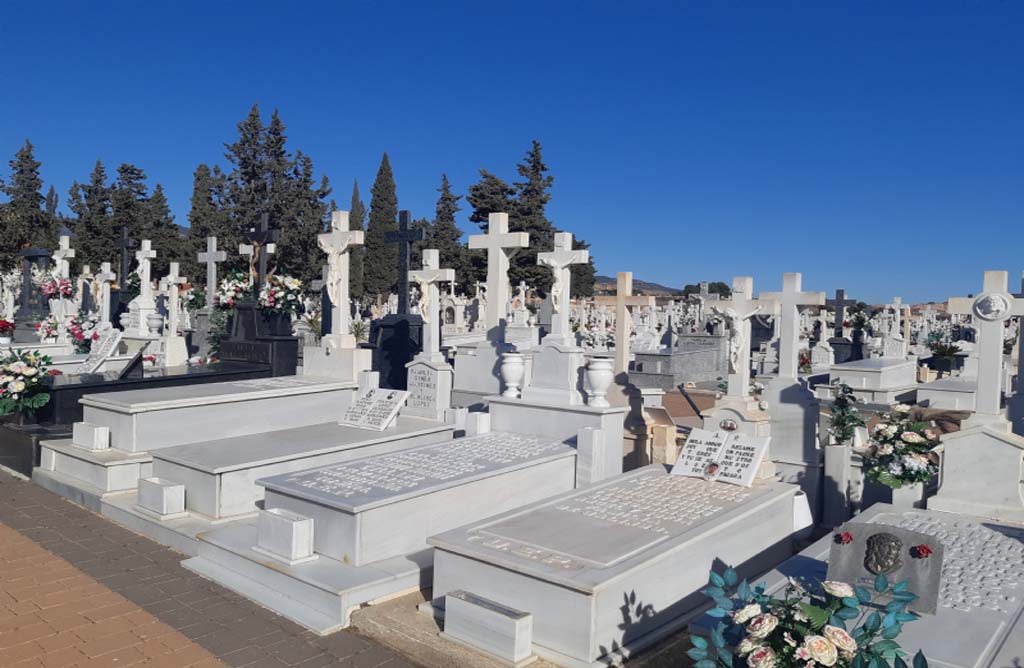 Se contrata la direccin facultativa y de seguridad para la construccin de 20 nuevas fosas en el Cementerio Municipal