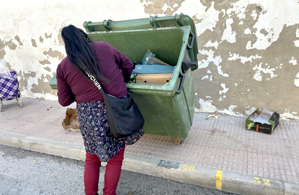 El programa de Acompaamiento para la Inclusin Social ayuda a integrarse a 46 personas en Totana