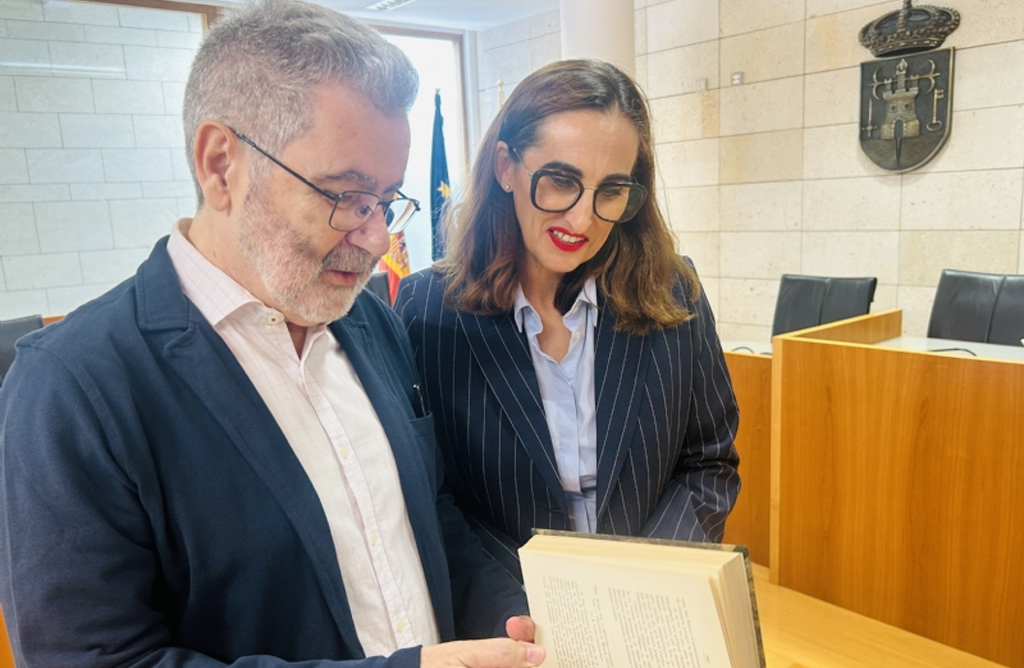 El Archivo Municipal recibe las actas de 1869 que consagraron a La Bastida en la arqueología mundial